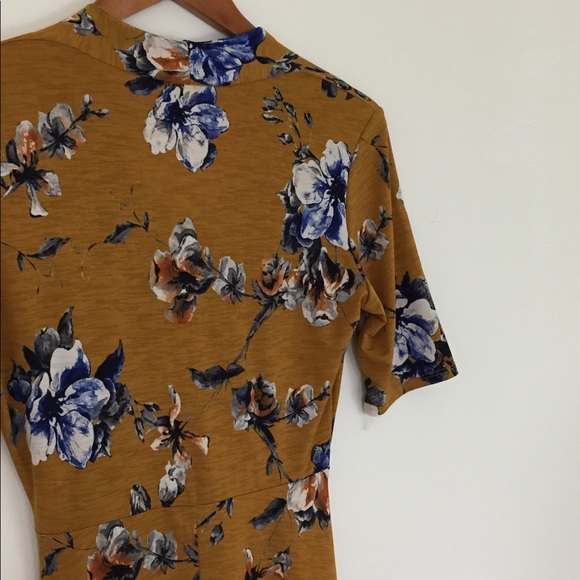 ❣️SOLD❣️Gilli Floral dress - Picture 6 of 6